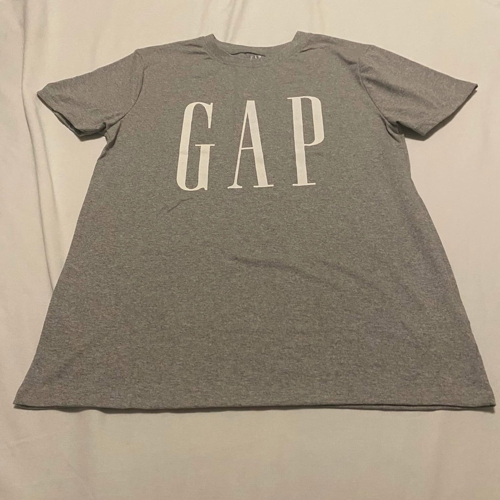 Never worn. Smoke and pet free home